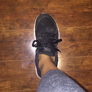 Black Nike Free Runs 5.0